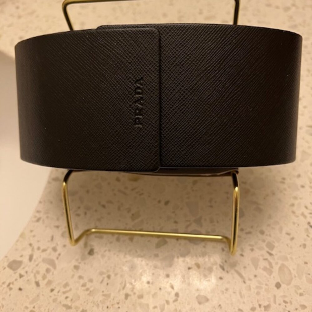 Prada Black Sunglasses Eyeglasses Hard Case Magnetic Flip Close Velvet Lined,new